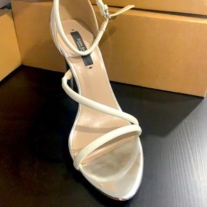 Zara size 8 like new 🤍